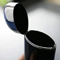 珍しい縦型のメガネケース