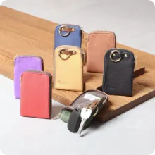 カードも入るL字スマートキーケース