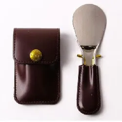 外出先でも利用できる携帯靴べら