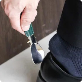 エッティンガー / SHOE HORN IN POUCH