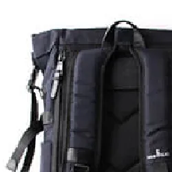 汗ばむ季節にバックパックを背負うときのコツ