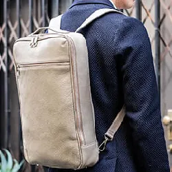 毎朝の通勤もバックパックで身軽に！