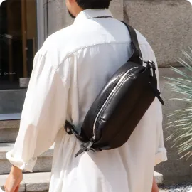 ストラット ボディバッグ