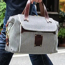 旅行の時もおしゃれな鞄でテンションを上げて。