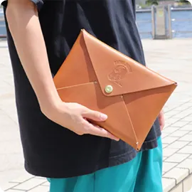 レタークラッチバッグ