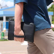 レザー A5 クラッチバッグ