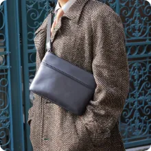 NPレザー 薄型レザーサコッシュ