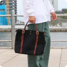 帆布と革のトートバッグ