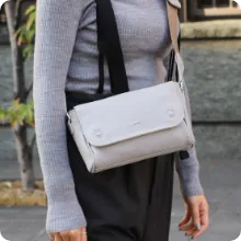 イアン 被せショルダーバッグ