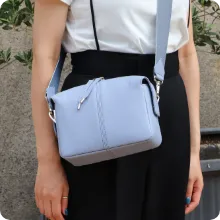 コロンとかわいい 牛革ポシェット