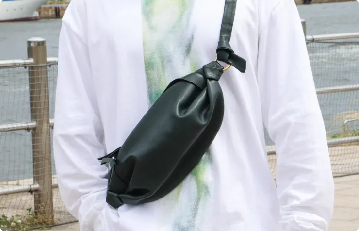 結び目 スリングバッグ