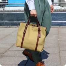 帆布と革のトートバッグ