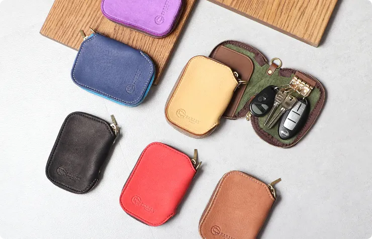 車のスマートキーが二つ入るキーケース