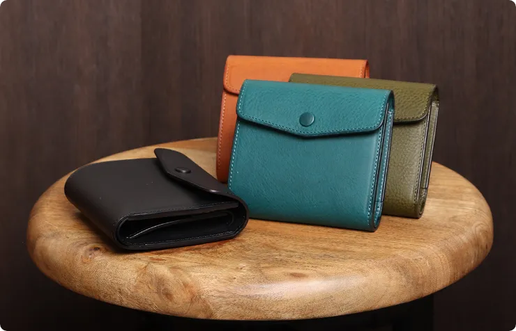 タスカ 二つ折り財布