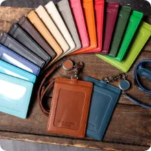 ノワール リール付き 縦型IDケース