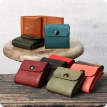 ハッチバック 二つ折り財布