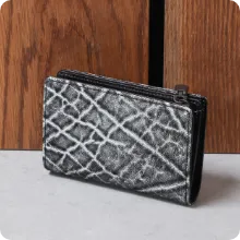 ブラッククラッシュ 象革 二つ折り財布