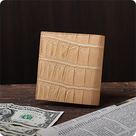 ヘラ ヌメクロコ  二つ折り財布