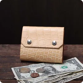 テセウス ヌメクロコ ミニ三つ折り財布