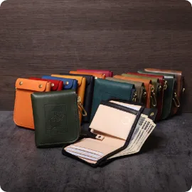 スモールラウンドウォレット 二つ折り財布