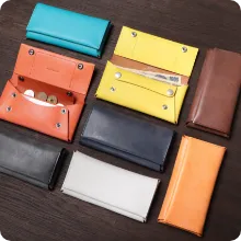 コンパクト設計の長財布