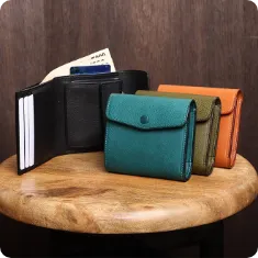 タスカ 二つ折り財布