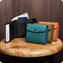 タスカ 二つ折り財布