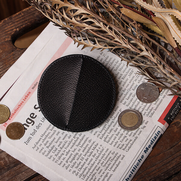 スガタ 平らな立体 コインケース