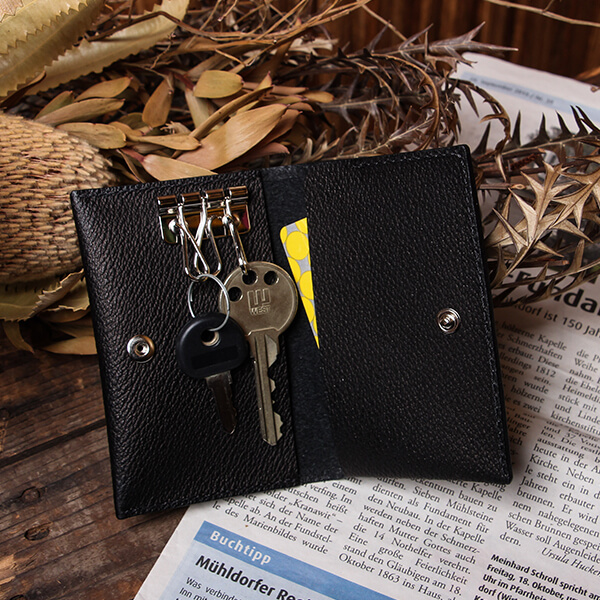 スガタ 二つ折りキーケース