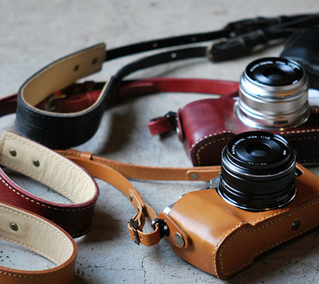 ロベルのOLYMPUS PEN E-P5ホルダー＆ストラップ