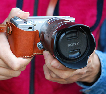 ロベルのSONY NEX-5専用ホルダー＆ストラップレザーストラップセット