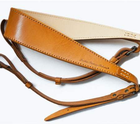 ロベルのヌメ革カメラストラップ一眼レフ用裏当て有り