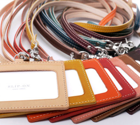 スリップオンのカードケース BT IDストラップ 