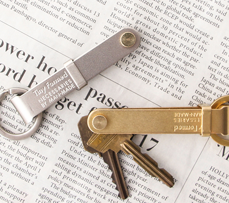 タイニーフォームドのキーホルダー Tiny metal key flick