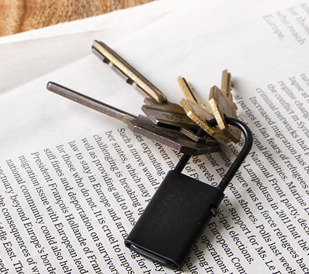 タイニーフォームド Tiny metal key chain ブラック