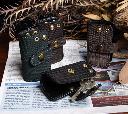 ズーのモモンガキーケース トカゲ革