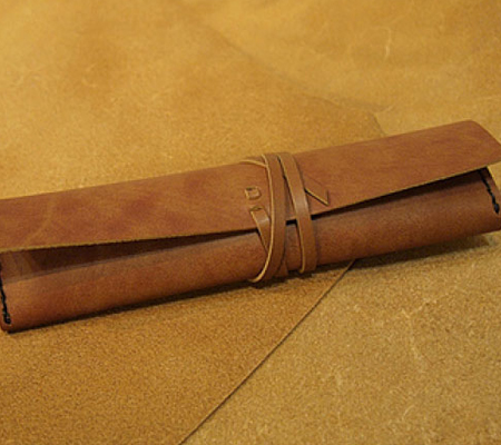 カクラのヌメ革ペンケース