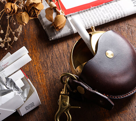 クランプの携帯灰皿 レザーマルチケース 