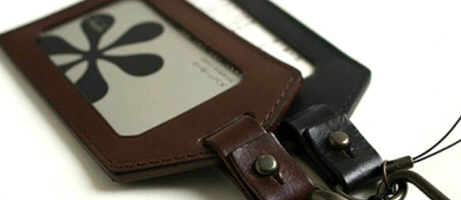 エムピウのカードケース amuleto アムレート