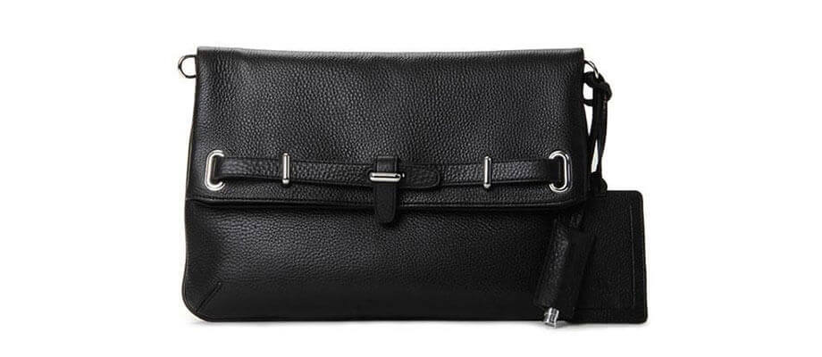 ペッレモルビダのクラッチバッグ MB037