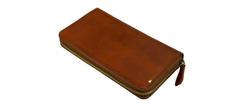 ミラグロのイタリア製ヌメ革 テラローザブラウンパスポートの入る財布