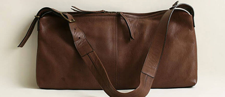 エムピウのショルダーバック PIATTO BASSO