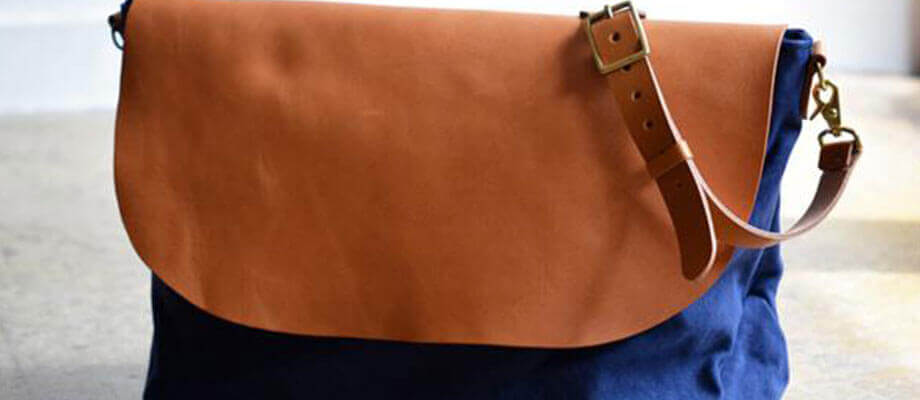 ロベルのショルダーバッグ Washed Canvas & Leather Shoulder Bag