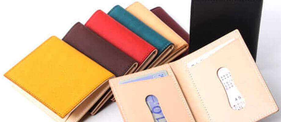 sinleathersの定期入れ 二つ折り定期入れ