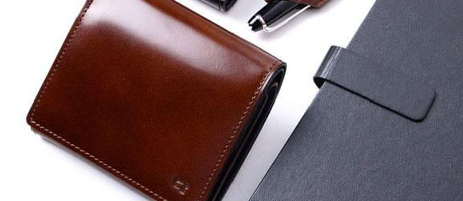  レディオアオーダーの二つ折り財布 GLAMOROUS CHI-BI