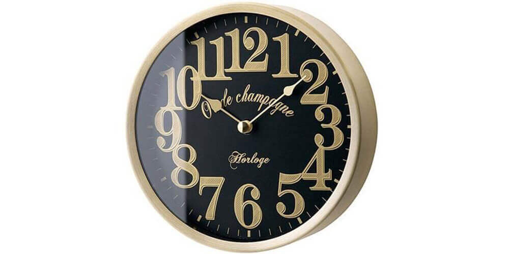 インターフォルムの掛け時計 Lifford