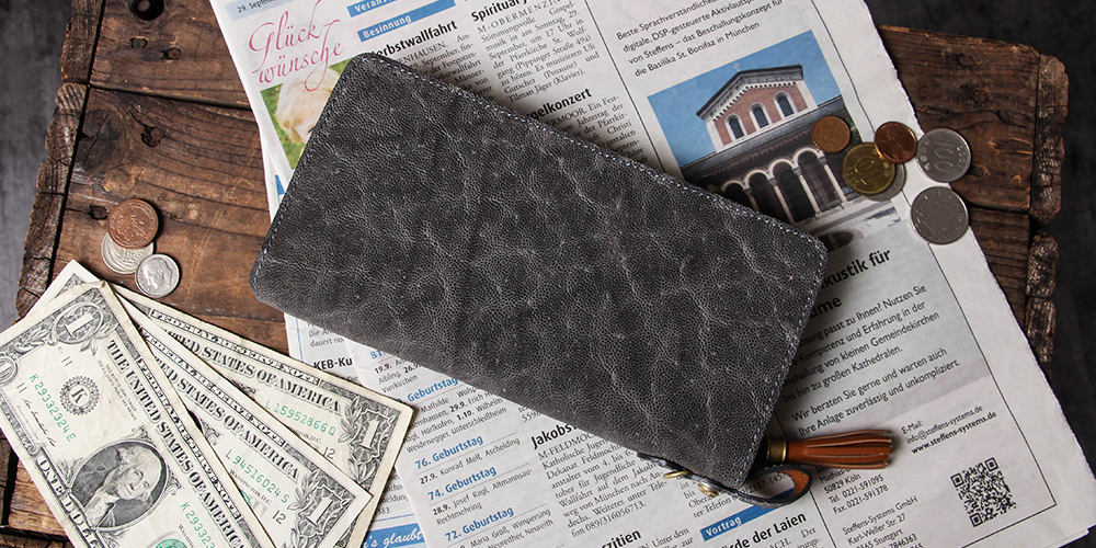 プタハ ラウンドファスナー財布