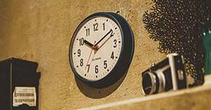 おしゃれな小型の掛け時計