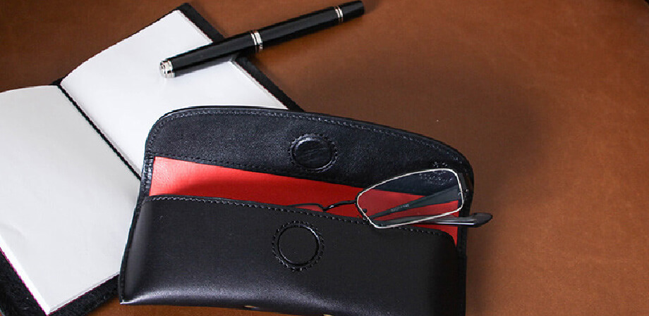 ボルボ メガネケース