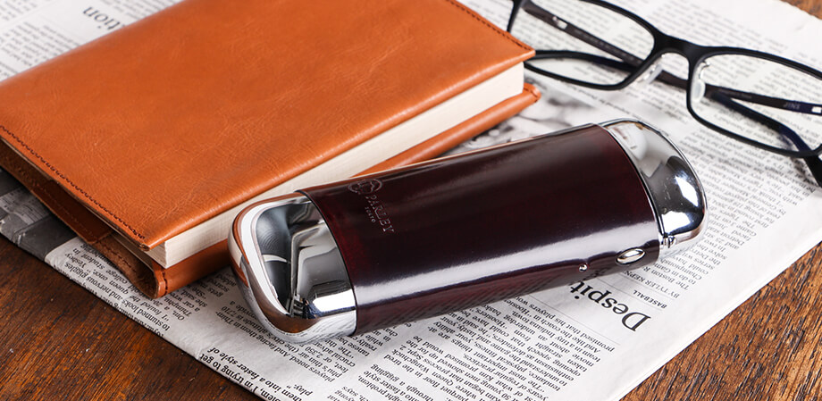 パーリィーのメガネケース